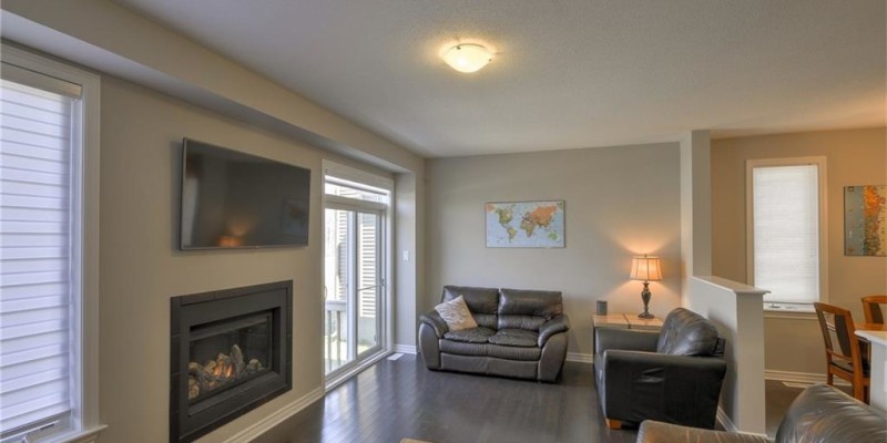 913_bunchberry_livingroom