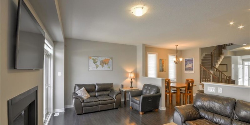913_bunchberry_livingroom2