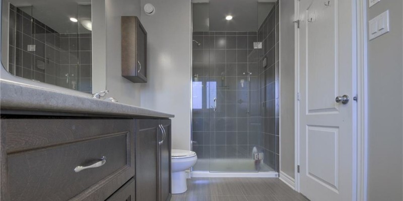 913_bunchberry_master_ensuite2