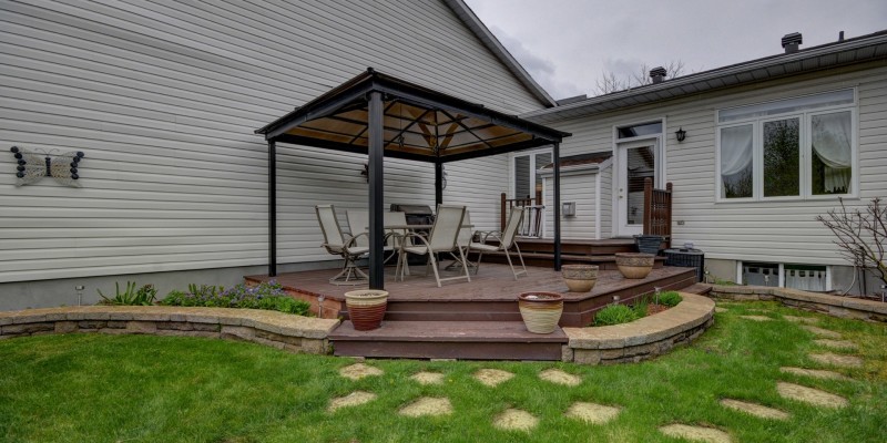 1443_launay_backyard_deck
