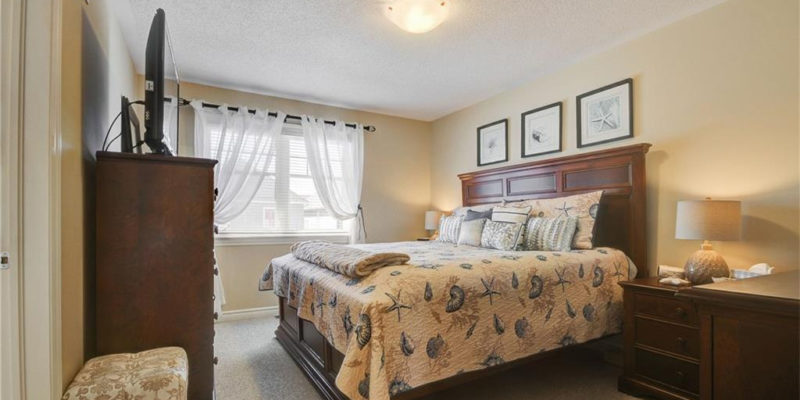 14_bedroom_2