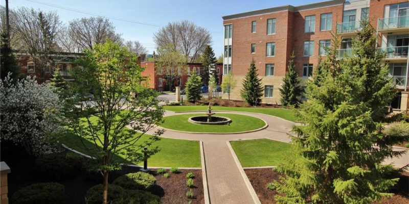 16_courtyard_view