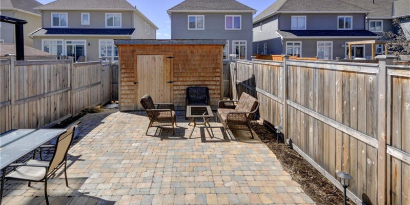 23_low_maintenance_back_yard
